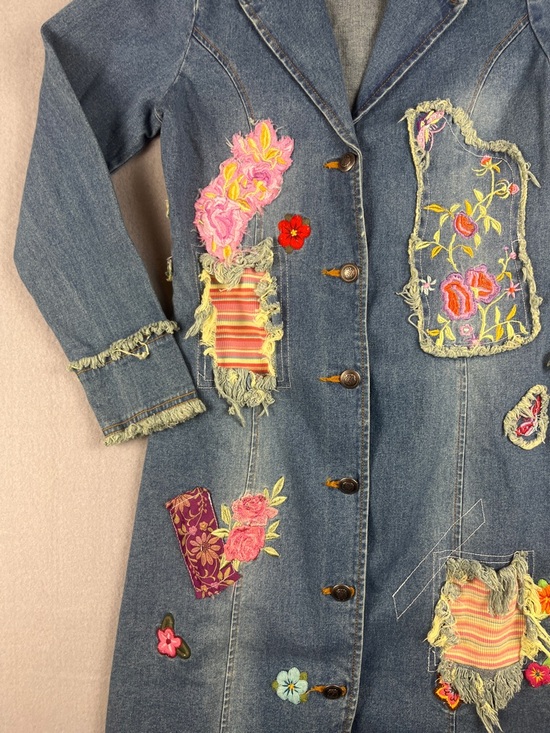 Girls Vintage Y2K Denim Embroidered Trench
Size: 12 - Picture 4 of 7
